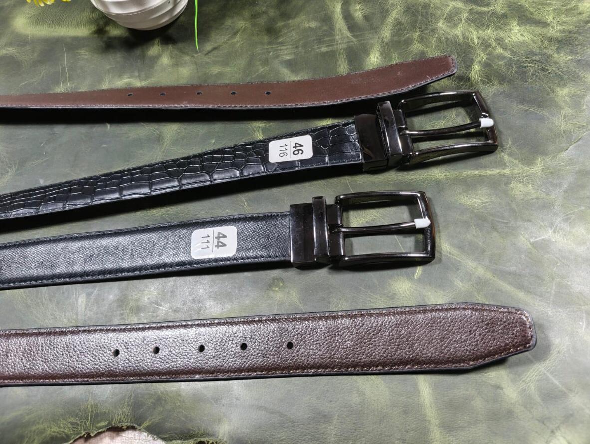 Fine-Texture Black Pin-Buckle Belt
